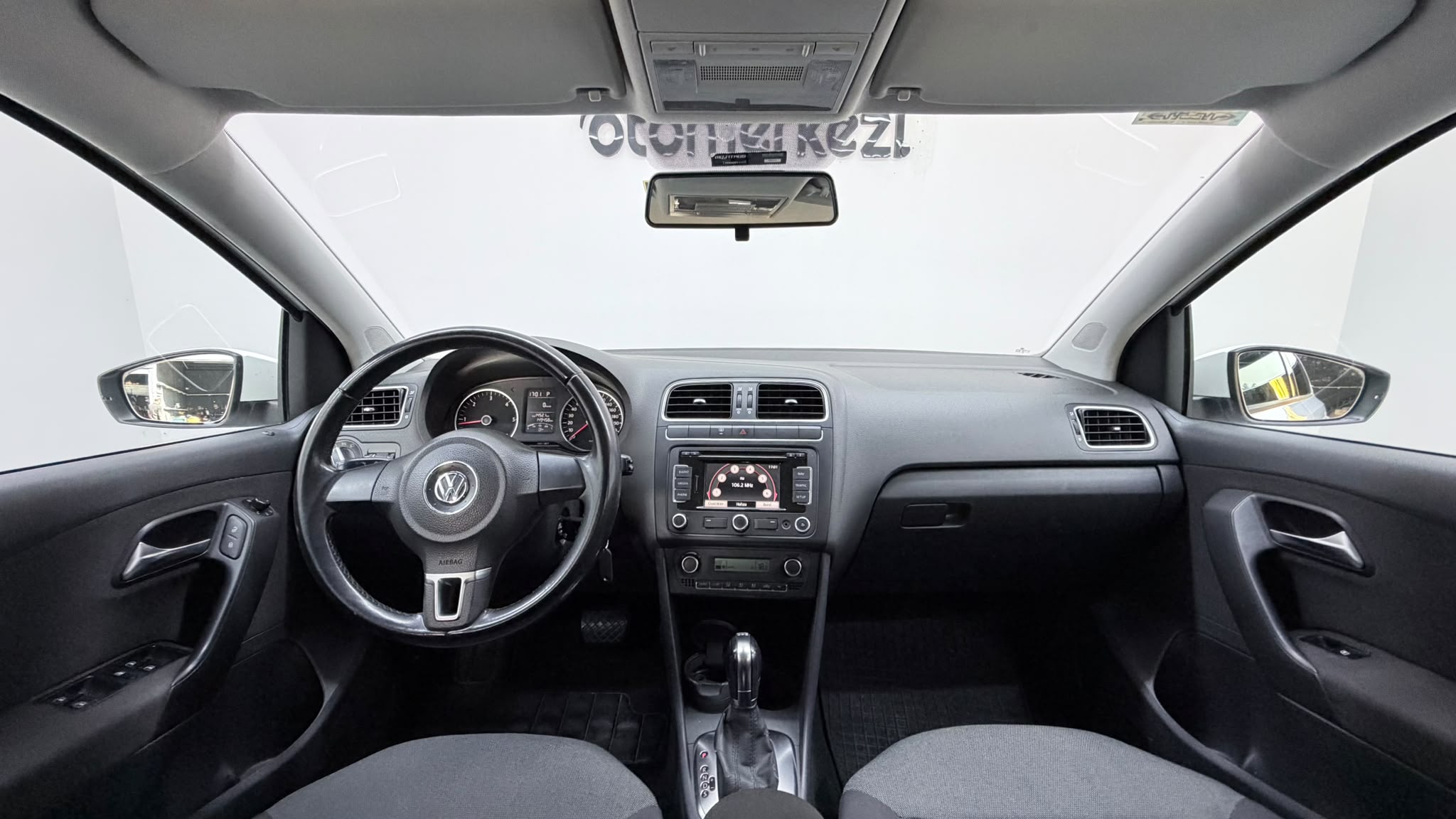 VOLKSWAGEN POLO 12